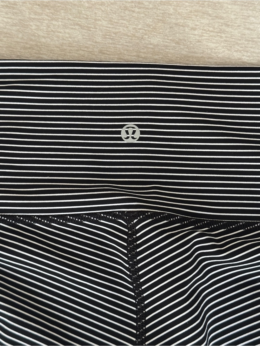 Lululemon Wunder Under Hype Stripe Luxtreme 28” Leggings 6